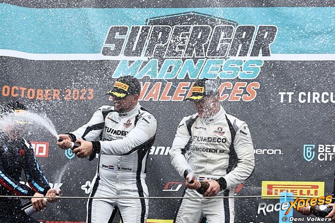 Podium Max Weering en Max Tubben champagne gevecht