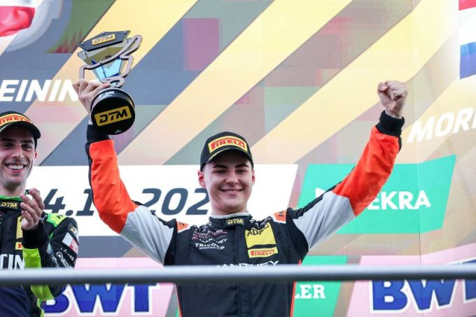 Morris Schuring DTM Porsche 911 GT3 R Manthey Junior Team Foto 1