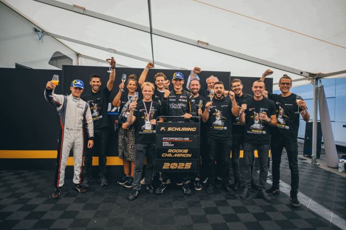 Flynt Schuring Porsche Sixt Carrera Cup Deutschland Porsche Mobil 1 Supercup foto 4