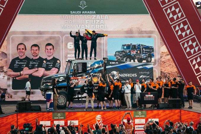 Vaidotas Zala won het eindklassement bij de trucks en zijn teamgenoot Ales Loprais werd tweede