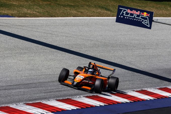 In de laatste sessie op zondag zette Sebastian Wheldon van MP Motorsport de snelste tijd neer